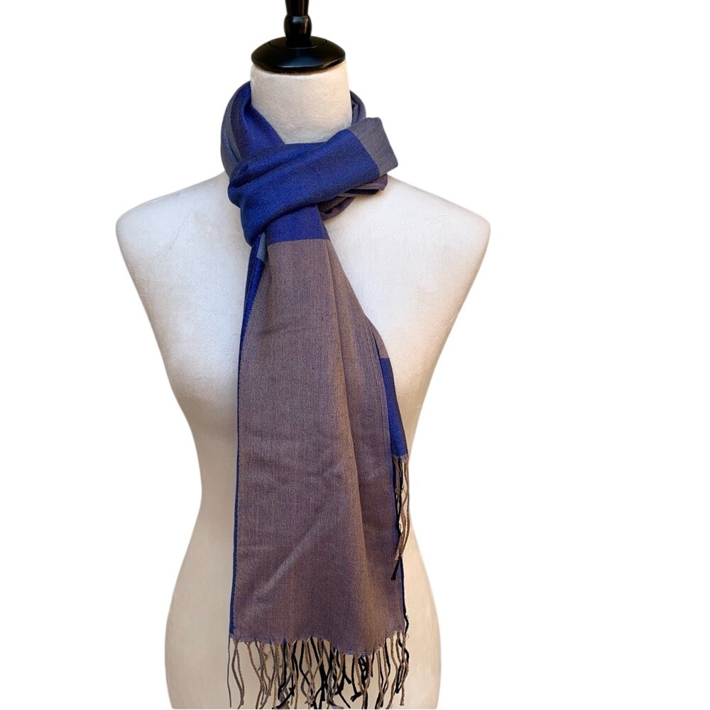 PASHMINA. NWOT. Blue/Gray/Tan/Black Block printed Shawl/Wrap. 67X27.‎